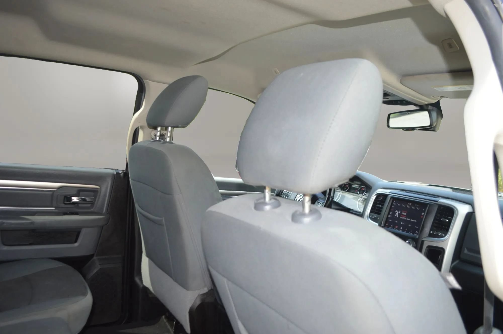 Used 2020 RAM 1500 Classic SLT w/ Luxury Group RWD image 22