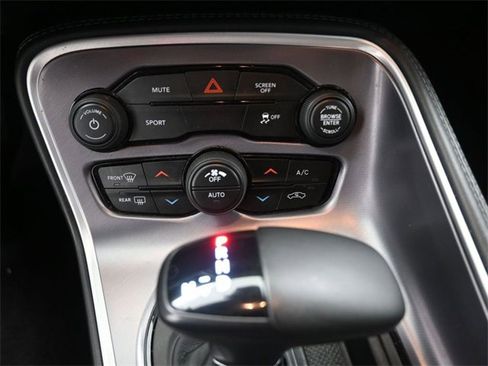 Used 2019 Dodge Challenger SXT w/ Blacktop Package image 9