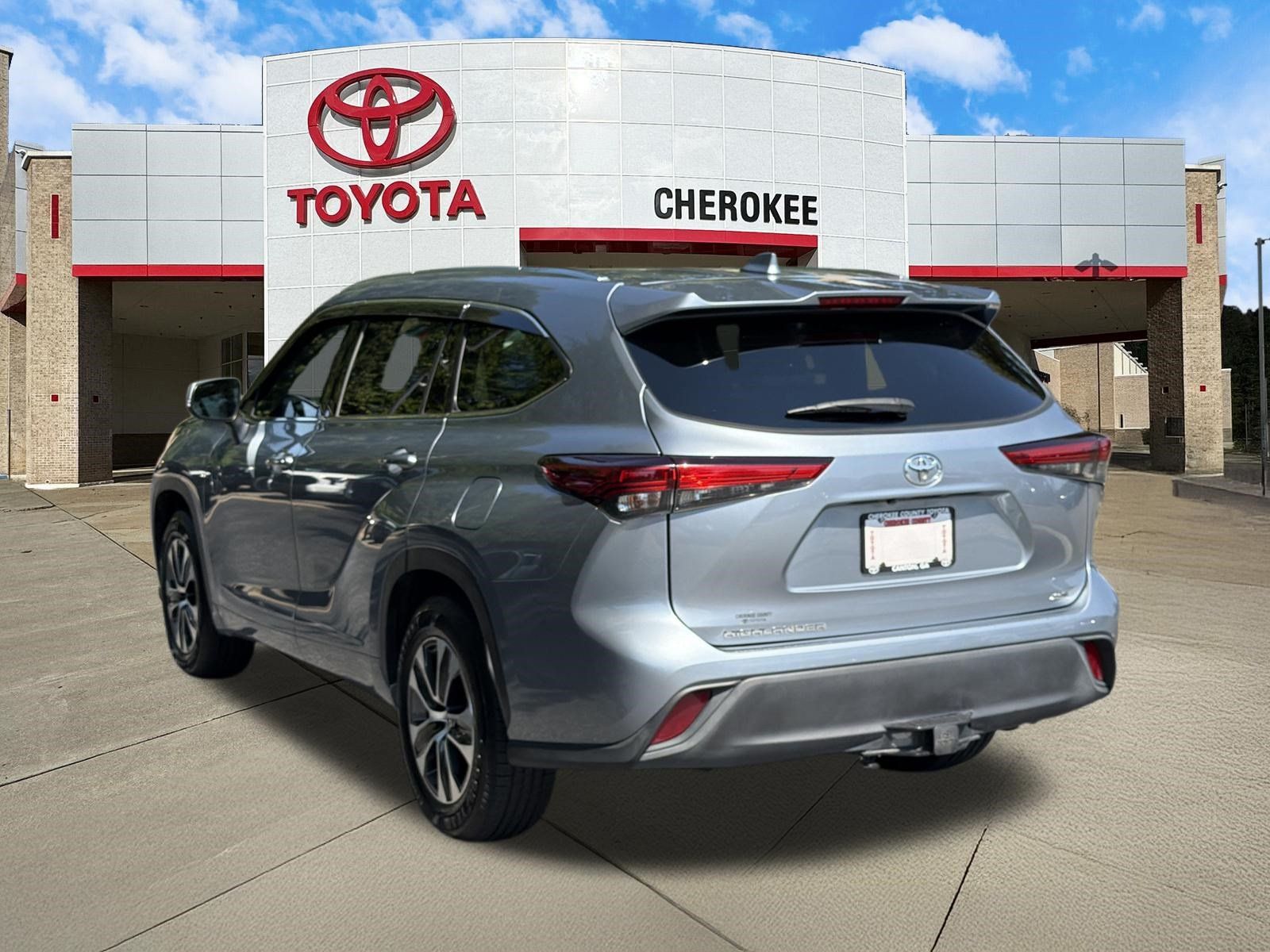 Used 2020 Toyota Highlander XLE FWD image 7