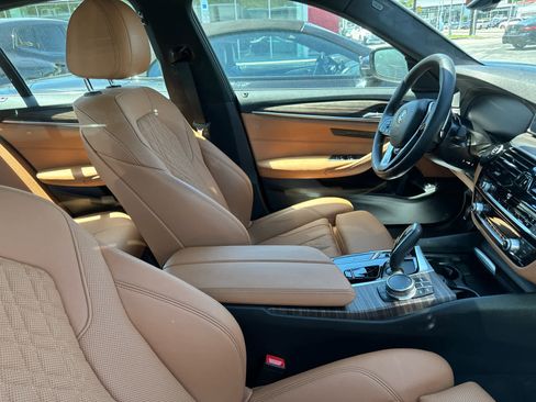 Used 2023 BMW 530i xDrive w/ Convenience Package AWD/4WD image 8