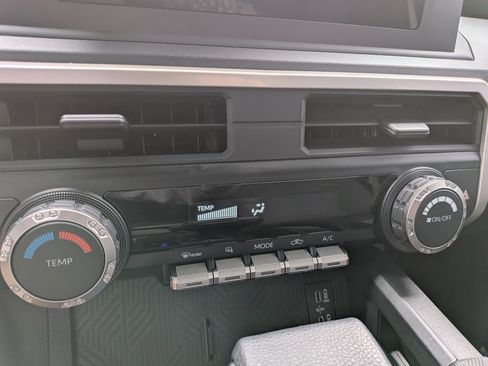 Used 2024 Toyota Tacoma SR image 18