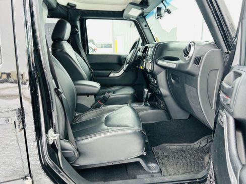 Used 2018 Jeep Wrangler Unlimited Rubicon w/ Cold Weather Group image 25