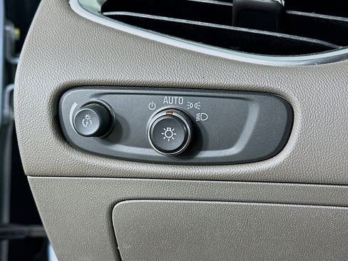 Used 2018 Chevrolet Malibu LT w/ Driver Confidence Package image 17