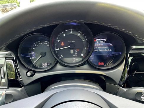 Certified 2025 Porsche Macan image 25