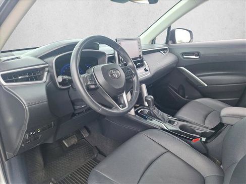 Used 2022 Toyota Corolla Cross XLE w/ Convenience Package image 10