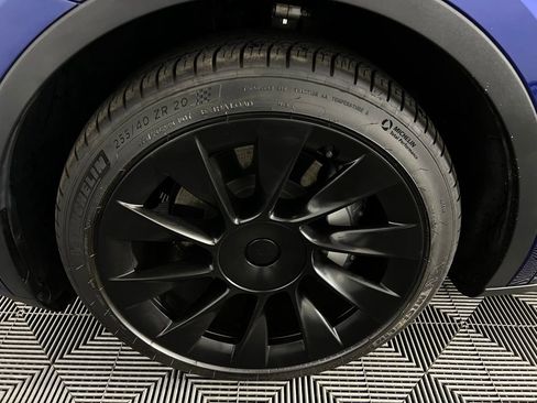 Used 2023 Tesla Model Y Long Range image 11