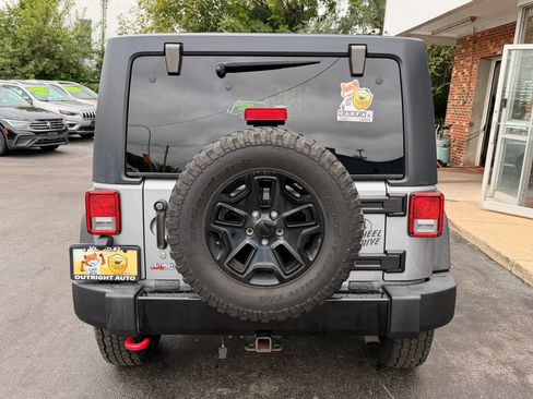 Used 2017 Jeep Wrangler Unlimited Sport AWD/4WD image 4