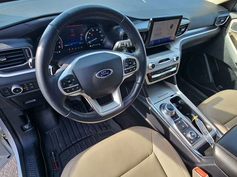 Used 2020 Ford Explorer XLT w/ Equipment Group 202A image 11