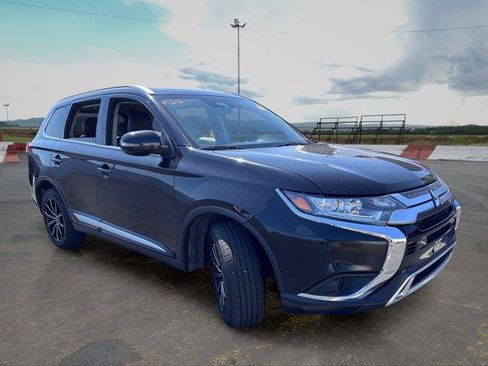 Used 2020 Mitsubishi Outlander SE FWD image 2