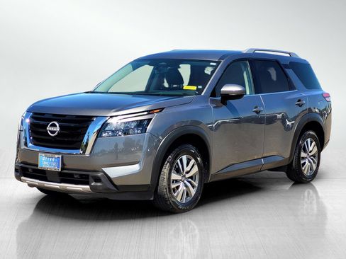 Used 2025 Nissan Pathfinder SL FWD image 11