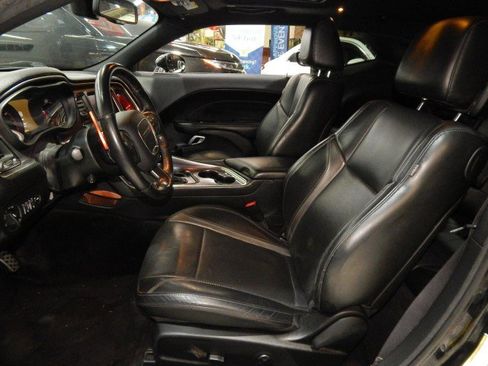 Used 2017 Dodge Challenger SXT Plus image 15