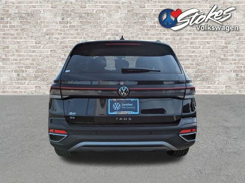 Certified 2025 Volkswagen Taos SE FWD image 5