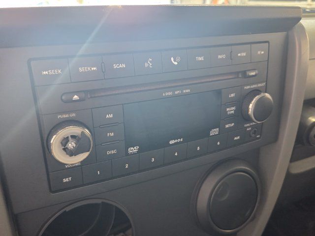 Used 2007 Jeep Wrangler Sahara AWD/4WD image 14