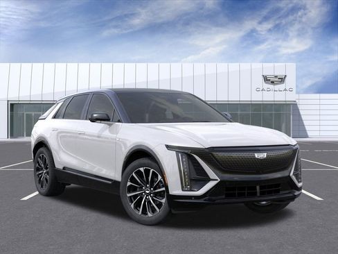 New 2025 Cadillac Lyriq Sport image 7