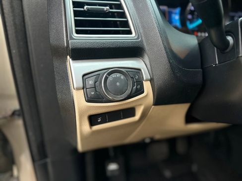 Used 2017 Ford Explorer XLT w/ Equipment Group 202A image 19