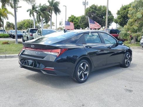 Certified 2023 Hyundai Elantra SEL w/ Convenience Package image 6