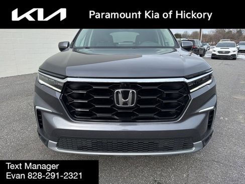 Used 2025 Honda Pilot Elite image 2