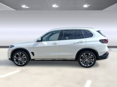 Used 2026 BMW X5 xDrive40i w/ Climate Comfort Package image 2