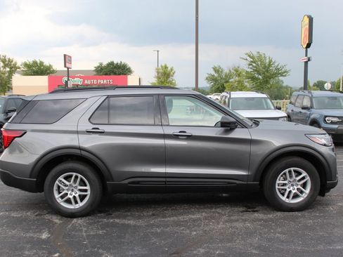 New 2026 Ford Explorer Active AWD/4WD image 7