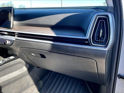 Used 2025 Kia Sorento SX image 16