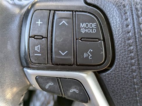 Used 2019 Toyota Highlander Limited image 25