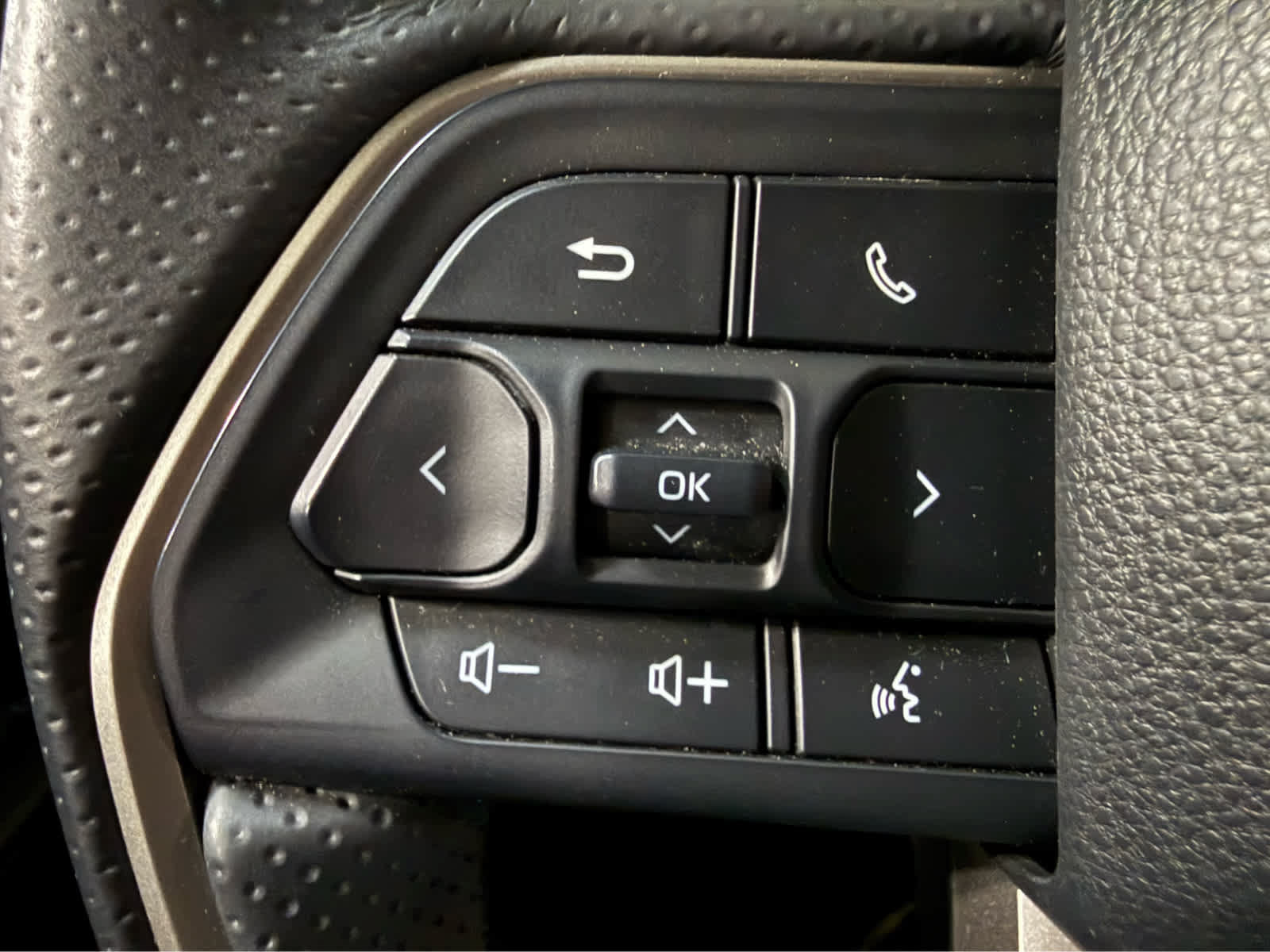 Used 2025 Toyota 4Runner TRD Off-Road Premium AWD/4WD image 18