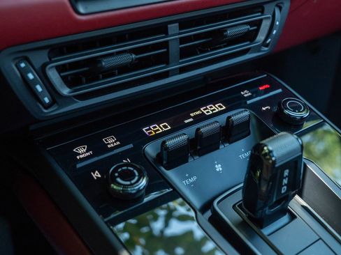 Certified 2022 Porsche 911 Carrera GTS image 30