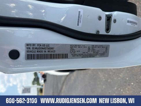 Used 2025 Jeep Compass Trailhawk AWD/4WD image 28