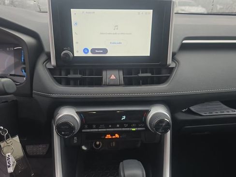 Used 2025 Toyota RAV4 LE image 20