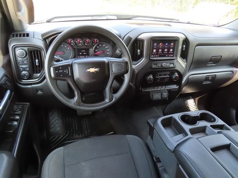 Used 2020 Chevrolet Silverado 1500 Custom w/ Custom Value Package AWD/4WD image 4