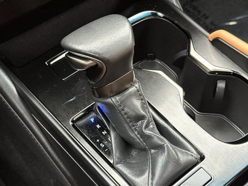 Used 2024 Lexus ES 350 w/ Accessory Package (Z1) FWD image 22