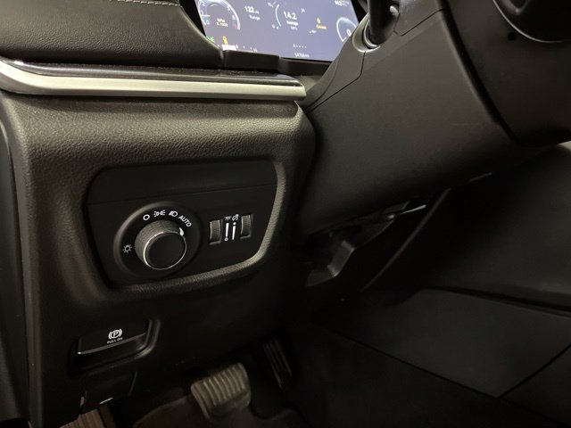 Used 2022 Jeep Grand Cherokee L Laredo AWD/4WD image 18