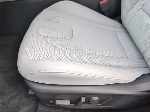 New 2026 Hyundai Elantra Limited FWD image 4