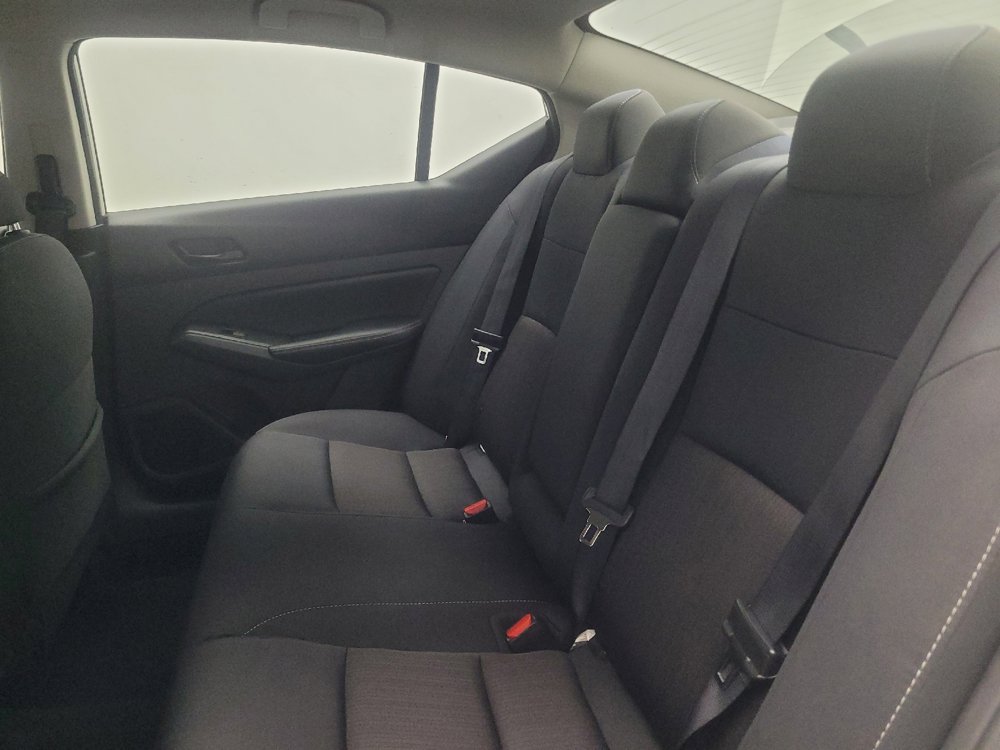 Used 2025 Nissan Altima 2.5 SV FWD image 18