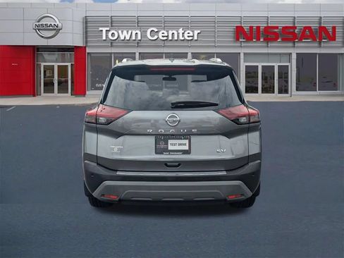 Used 2021 Nissan Rogue SV w/ Premium Package FWD image 6