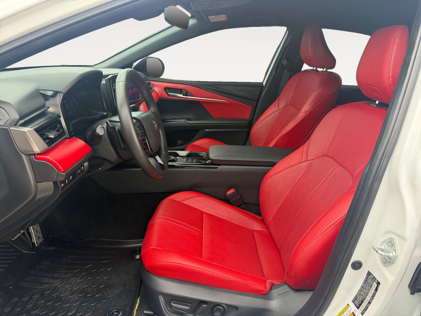 Used 2025 Toyota Camry XSE FWD image 9