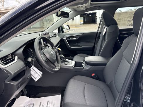 New 2025 Toyota RAV4 XLE w/ Convenience Package AWD/4WD image 13