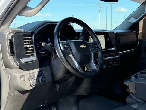 Used 2024 Chevrolet Silverado 2500 LT image 18