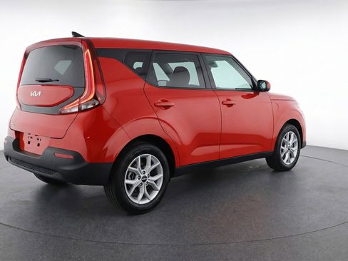 Used 2025 Kia Soul LX w/ LX Technology Package image 9