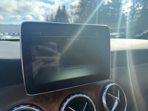 Certified 2016 Mercedes-Benz GLA 250 4MATIC image 27