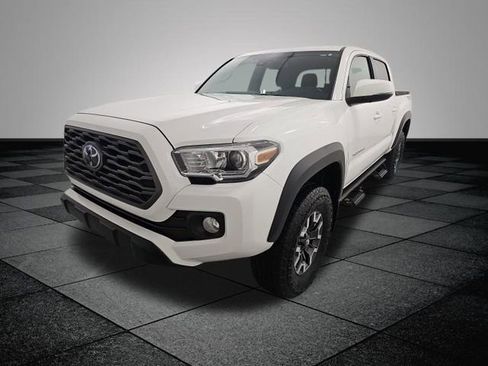 Certified 2023 Toyota Tacoma TRD Off-Road image 3