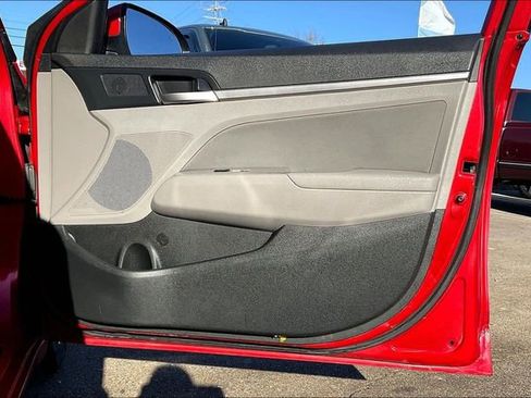 Used 2020 Hyundai Elantra SEL image 24