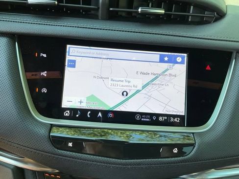 Used 2026 Cadillac XT5 Premium Luxury w/ LPO, ONYX Package FWD image 17
