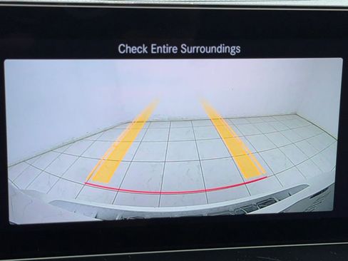 Used 2023 Mercedes-Benz GLB 250 4MATIC w/ Premium Package image 30