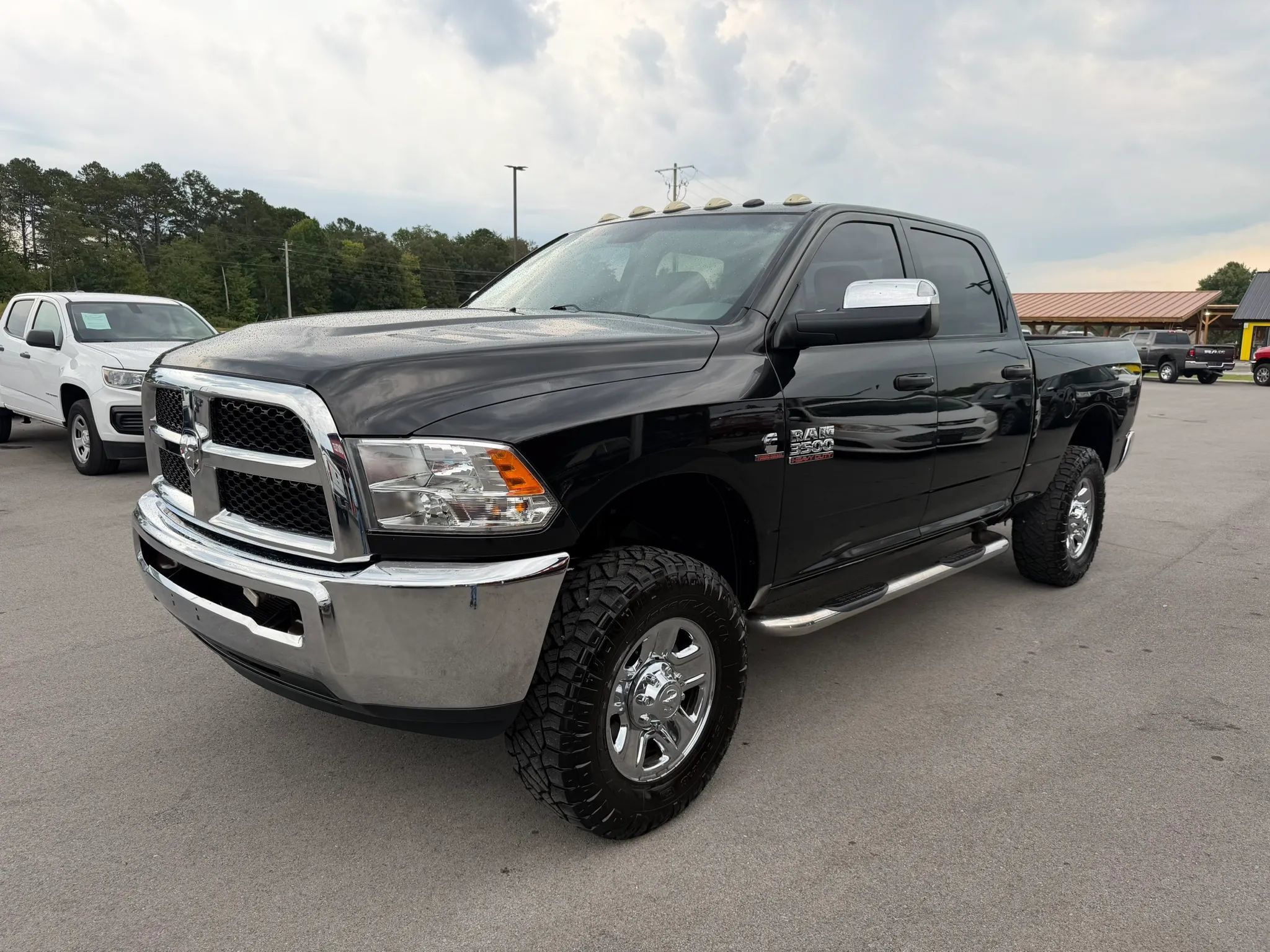 Used 2017 RAM 3500 Tradesman w/ Chrome Appearance Group AWD/4WD image 2