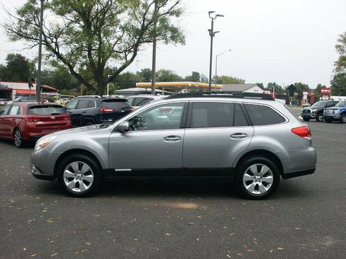 Used 2011 Subaru Outback 2.5i Limited w/ PWR Moonroof Pkg image 2
