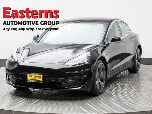 Used 2019 Tesla Model 3 Standard Range image 1