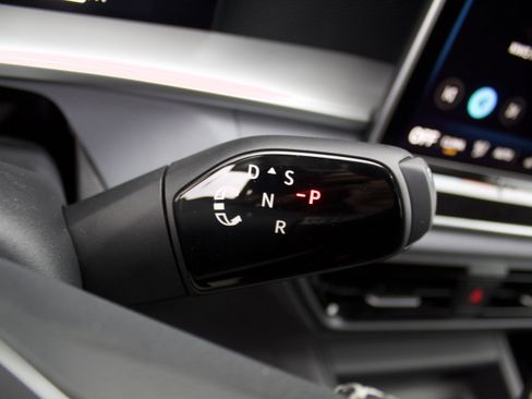 New 2026 Volkswagen Tiguan SE AWD/4WD image 20