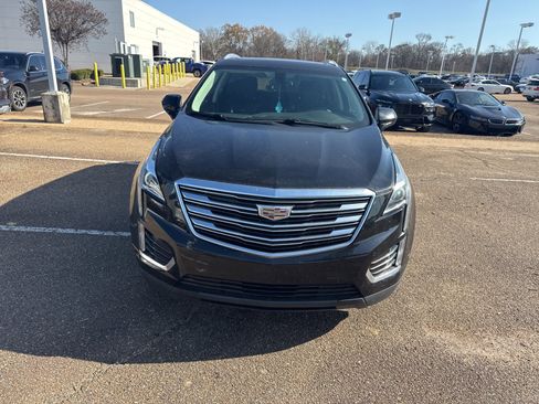 Used 2017 Cadillac XT5 Luxury image 2