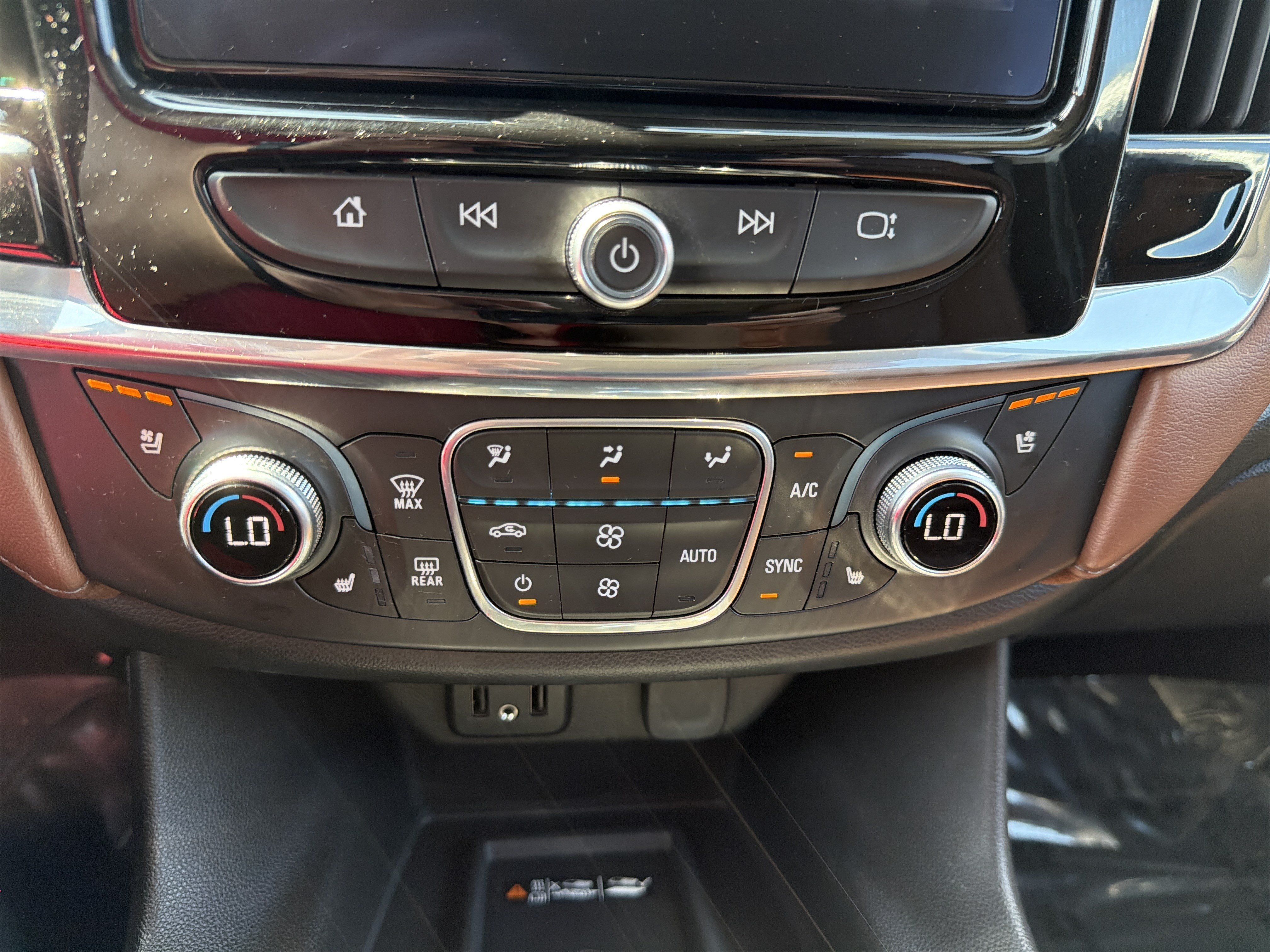 Used 2018 Chevrolet Traverse High Country AWD/4WD image 23